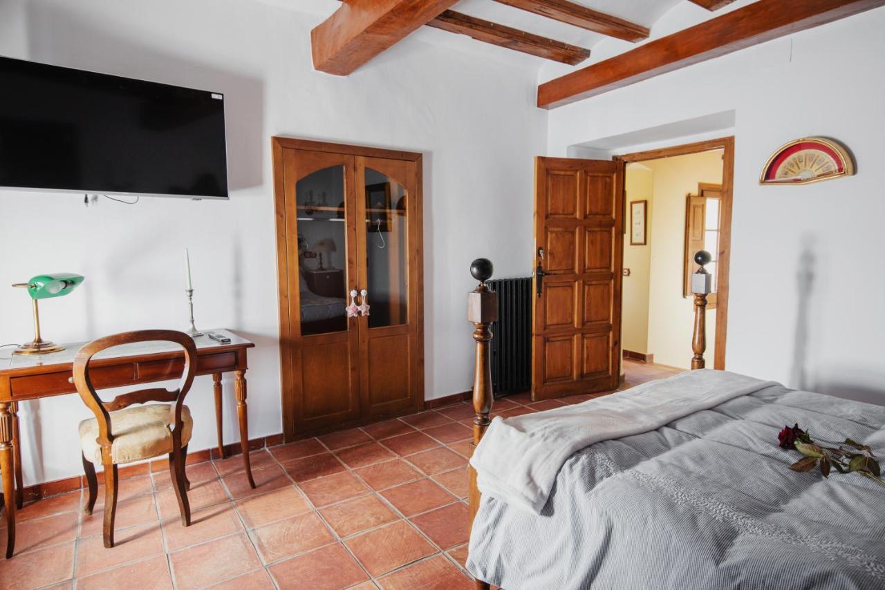 Masia Can Viver - Olive Oil Tourism B&B Bigues I Riells Ngoại thất bức ảnh