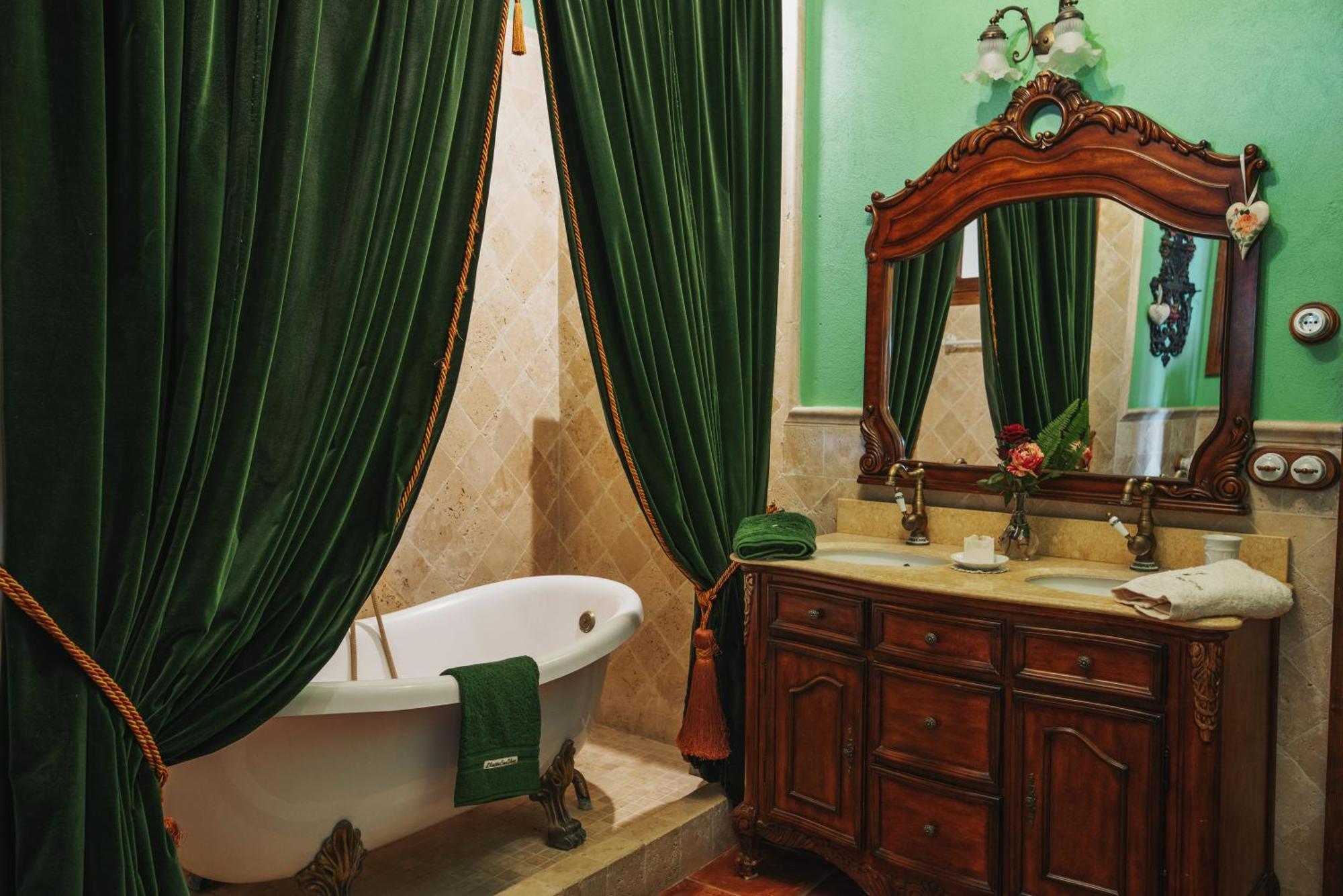 Masia Can Viver - Olive Oil Tourism B&B Bigues I Riells Ngoại thất bức ảnh