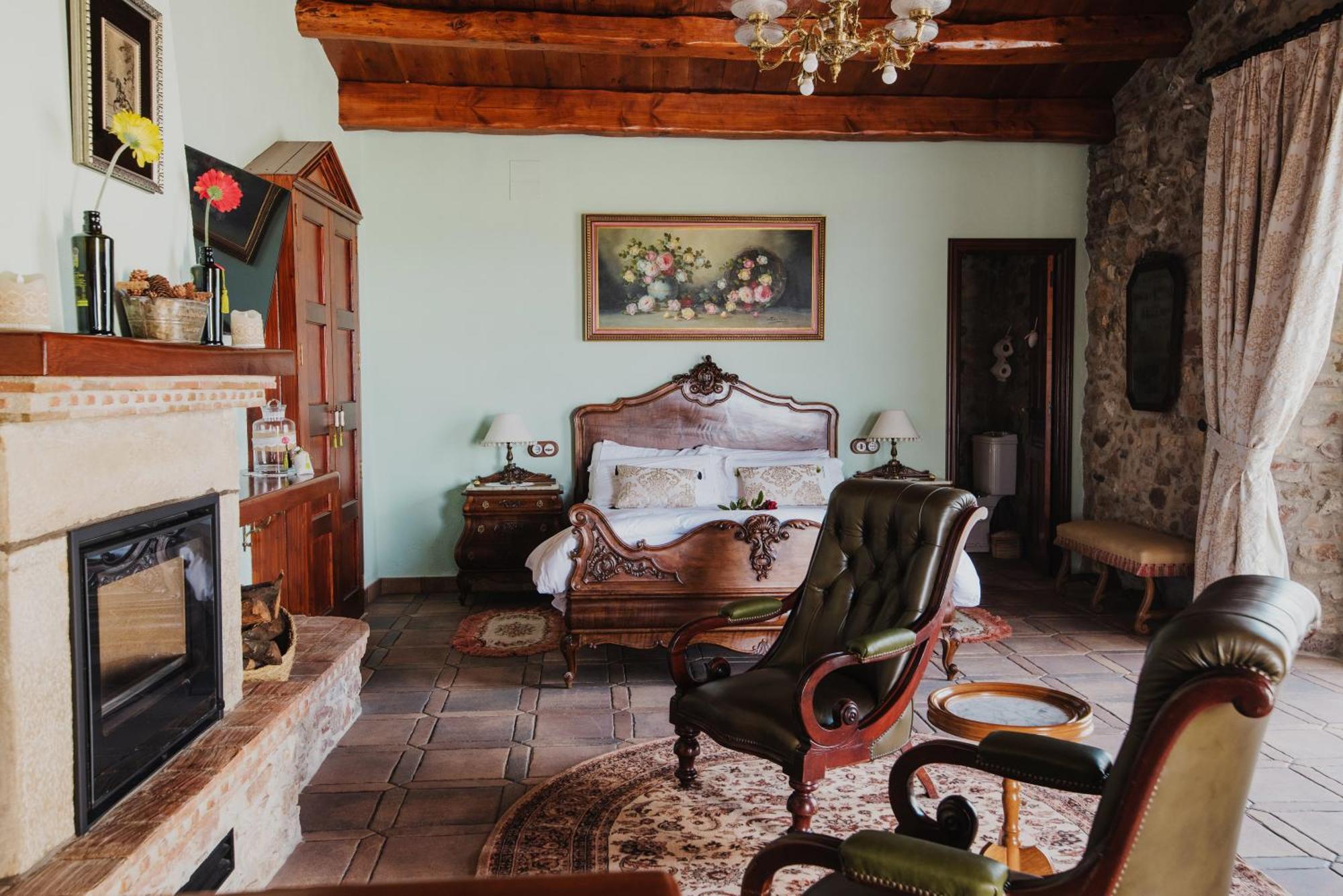 Masia Can Viver - Olive Oil Tourism B&B Bigues I Riells Phòng bức ảnh